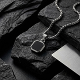 Collier À Pendentif Emblème Royal