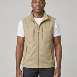 Gilet sans manches kaki zippé pour homme, avec quatre poches zippées, vue de face cadrée.