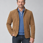 Blazer marron pour homme porté ouvert, vue de face cadrée