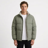 Veste Isolante À Ligne Épurée