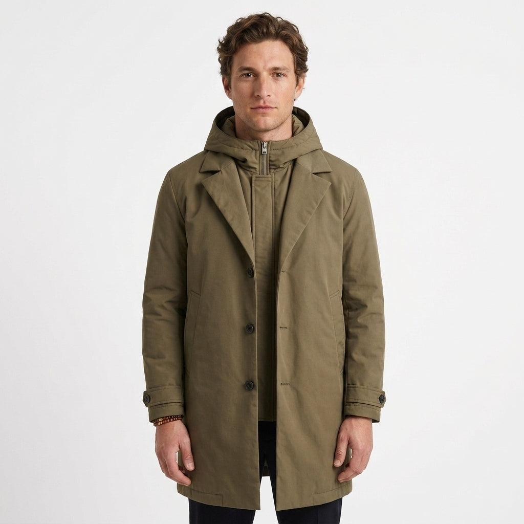 Manteau Long À Capuche Et Construction Superposée