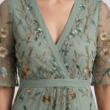 Robe Maxi Brodée Florale À Col Cache-Cœur Pour Femmes