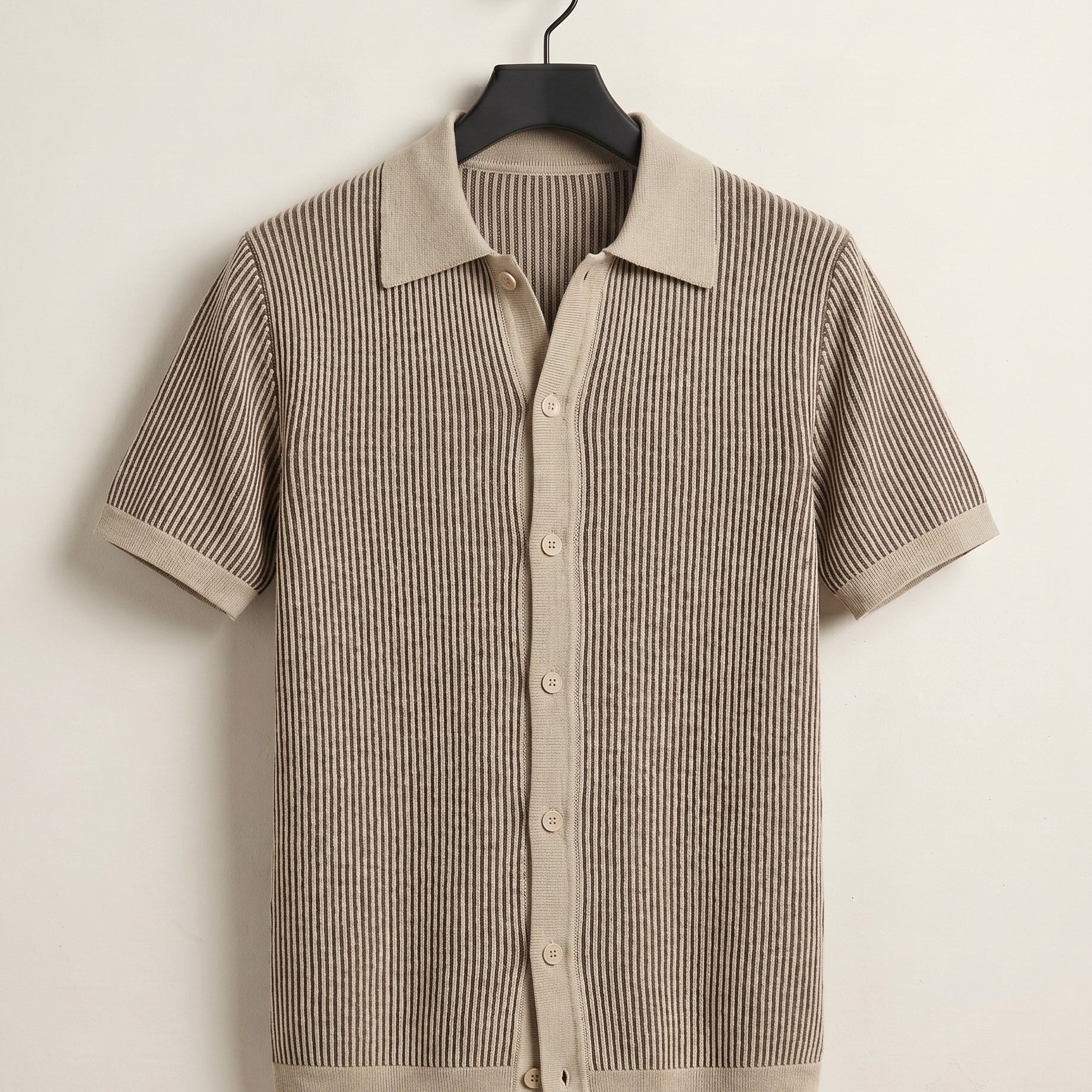 Celvoir | Polo Tricoté À Rayures Verticales Pour Hommes